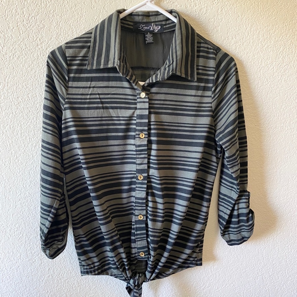 NWOT Striped, Tie Knot Blouse with Mesh Back